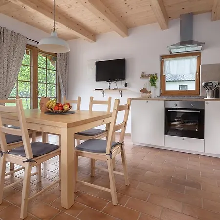 Homes Sara בלד